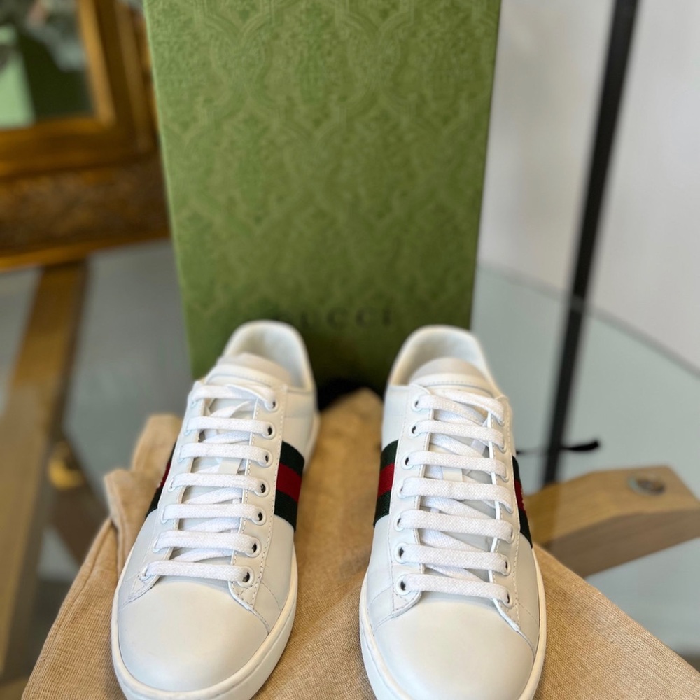 Gucci Ace ( Bee) Sneakers - Near new 10/10 - Picture 3 of 5
